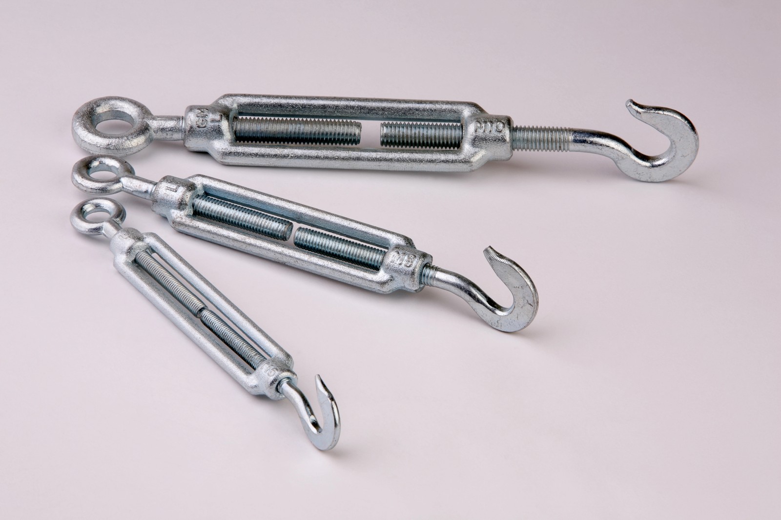 jak wygląda śruba rzymska